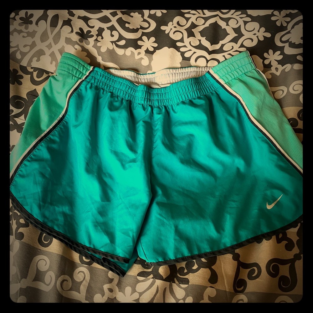 Nike athletic shorts M